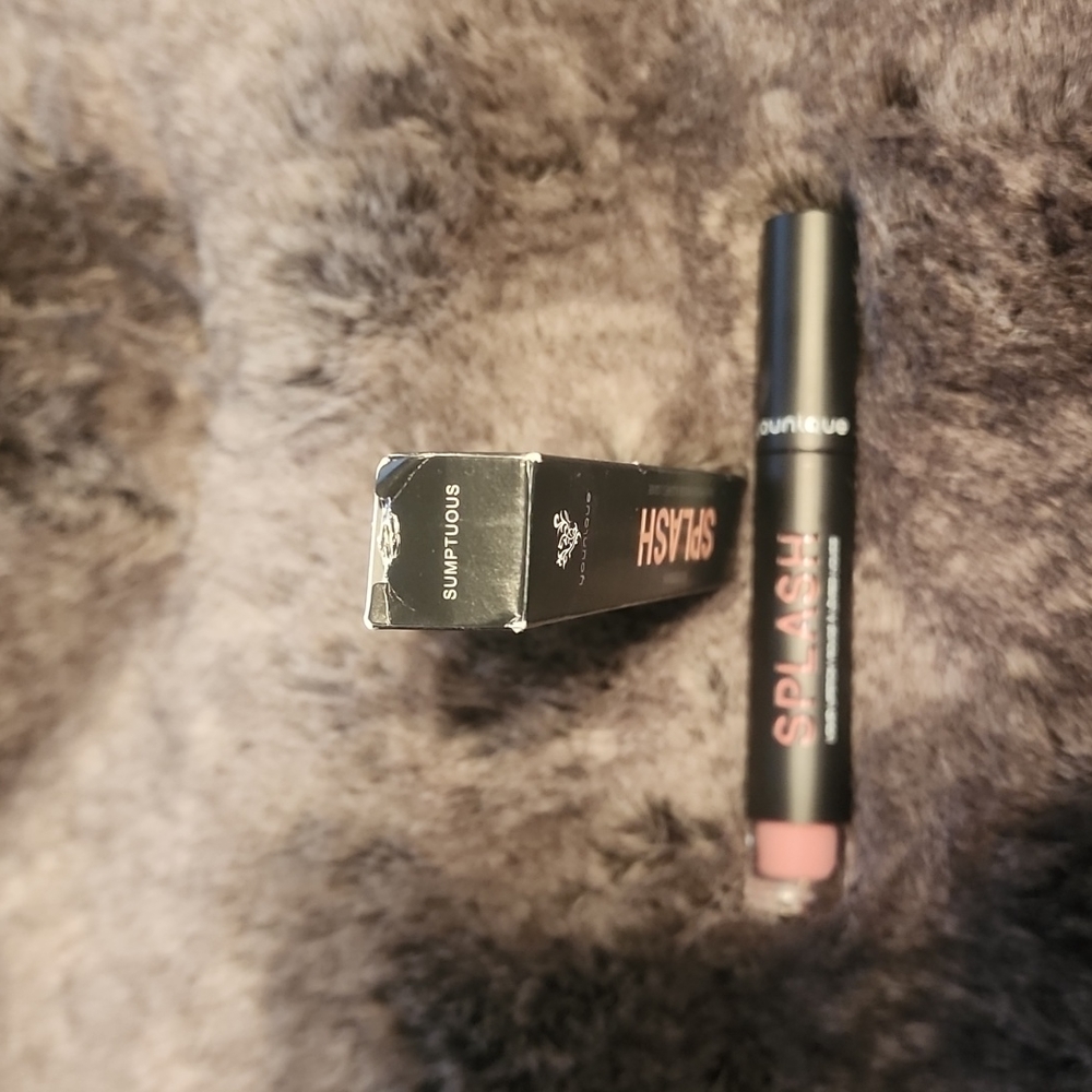 Younique Splash lipstick 💋 - Picture 2 of 4